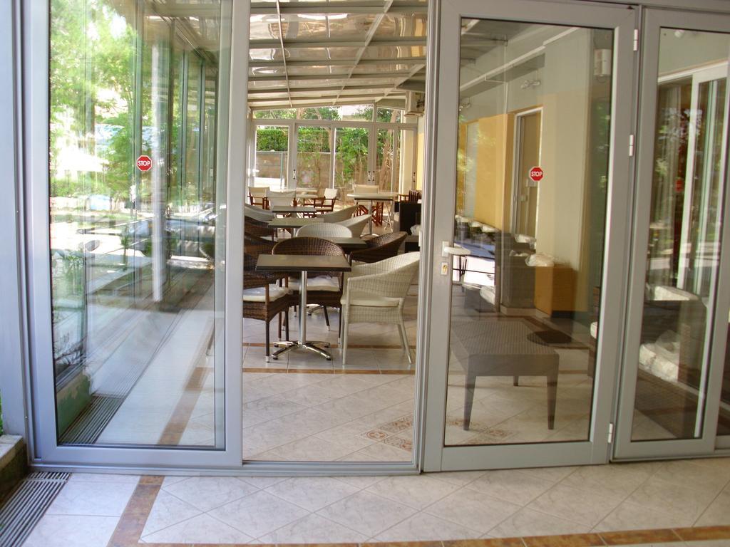 Hotel Cybele Pefki Atenas Exterior foto
